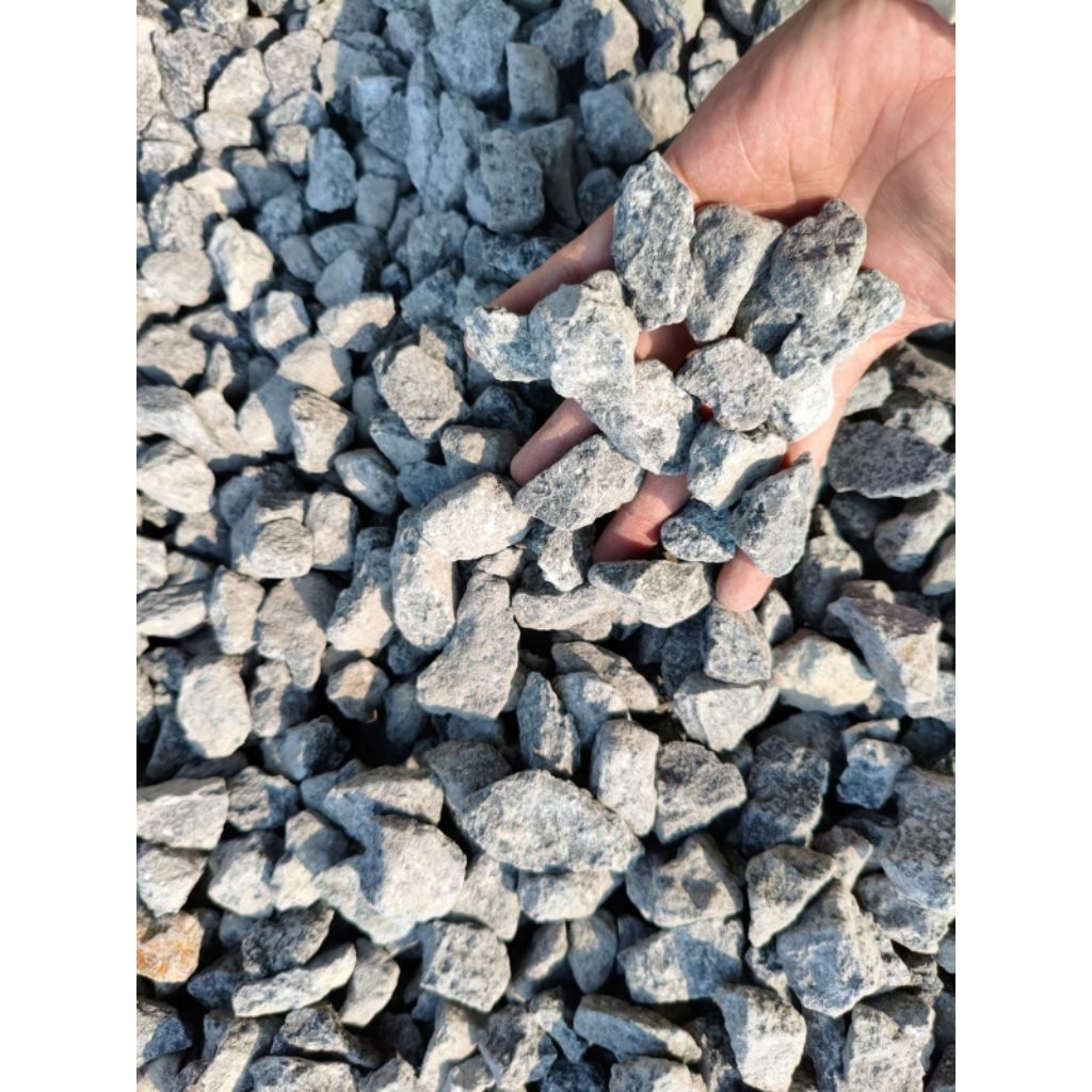 Batu split 1 truk engkel volume 3m³