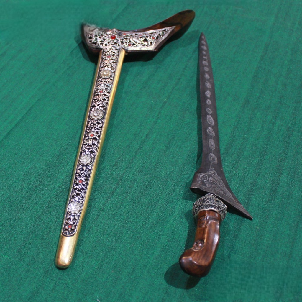 Keris Ladrang Yogya Asem Melati Rinonce Selut Tempel Slorok Emas Perak Batu KD1056