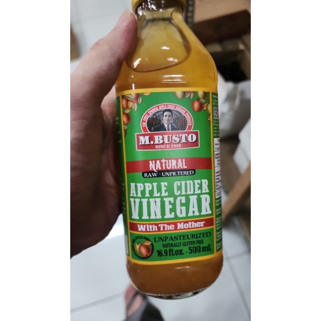 

M Busto Organic Apple Cider with Mothers