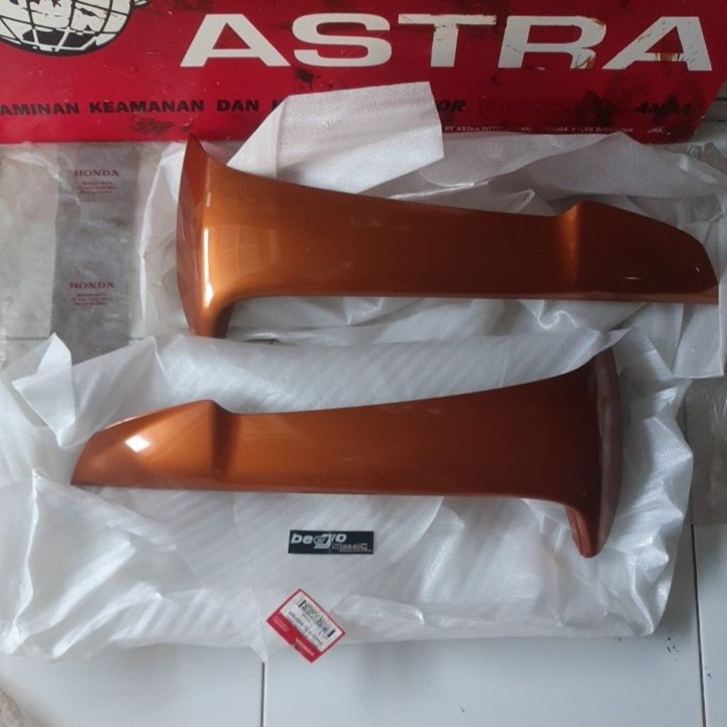 sayap luar legsil legshield luar set kanan kiri orange HONDA SUPRA FIT NEW ORI ORIGINAL AHM ASTRA 64