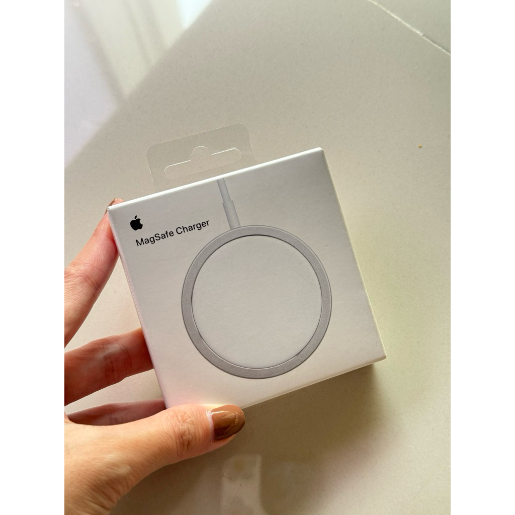 NEW SEGEL iphone magsafe charger