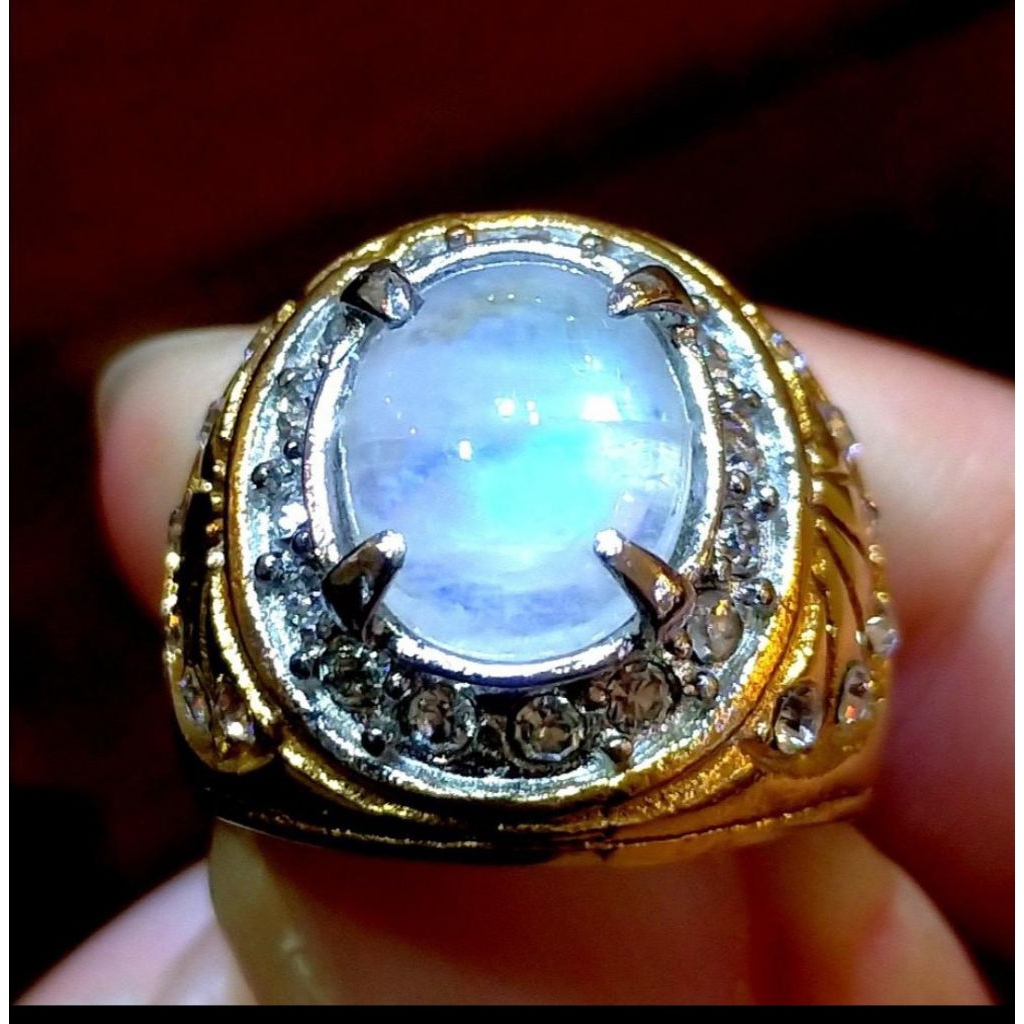 Batu biduri bulan laut