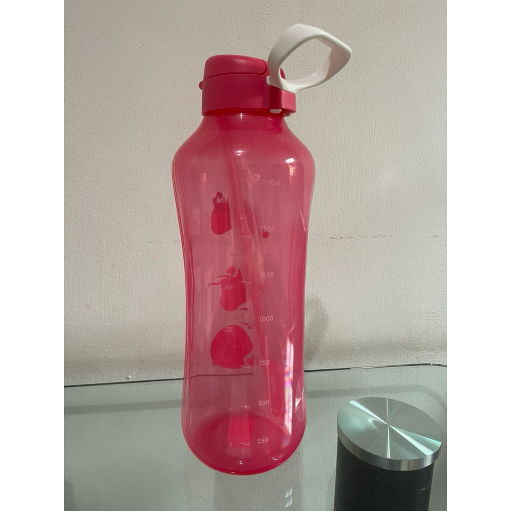 Tupperware botol minum 2 liter Baru