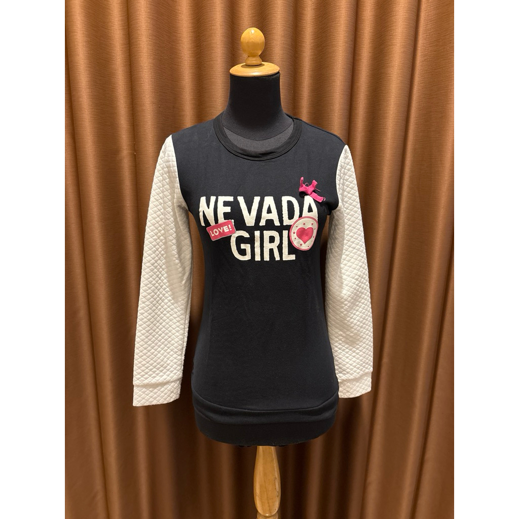 Sweater Atasan Top Wanita 2 Warna Hitam Putih Lengan Panjang Nevada