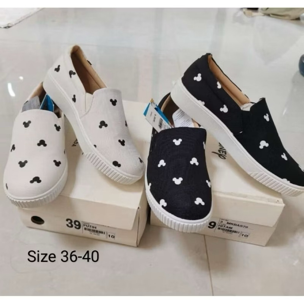Sepatu Slip On Disney Nevada Original Putih dan Hitam