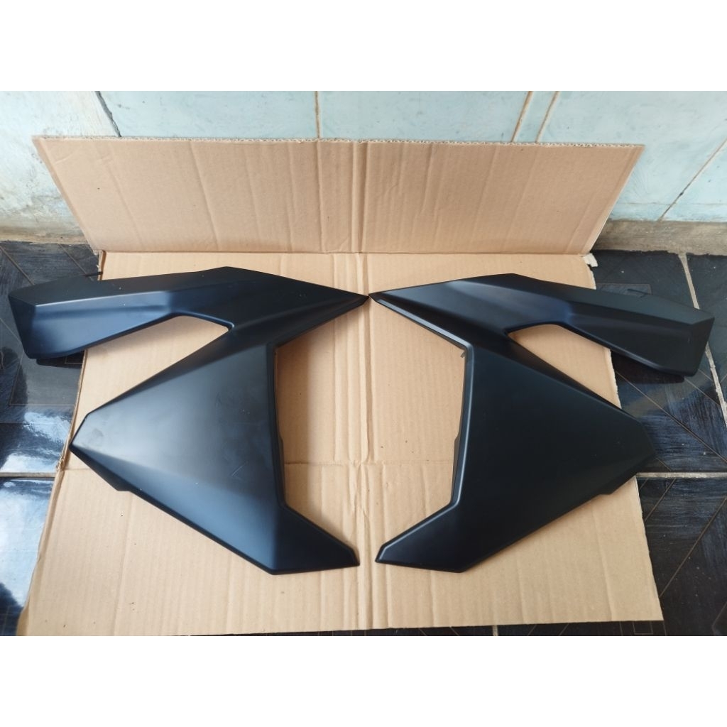 cover body sayap depan samping Vario 125 150 Led old lama hitam doff original
