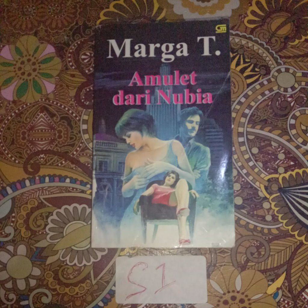 BUKU MARGA T.AMULET DARI NUBIA