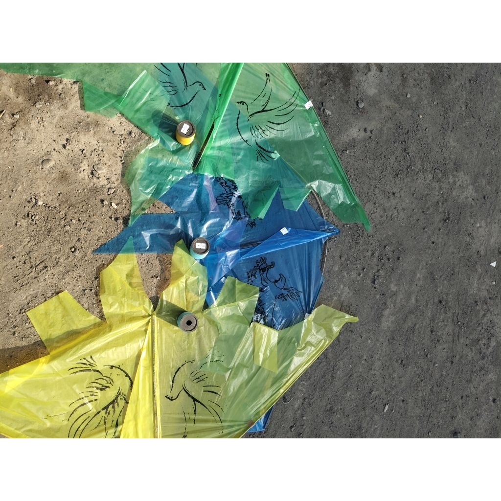 Layang Layang Hias Plastik Free Benang kenur kecil
