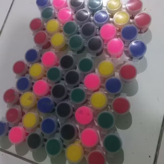 

Cat Air Akrilik cat lukis, bisa buat tanah liat, kayu, botol, kertas, sandal, wayang dll