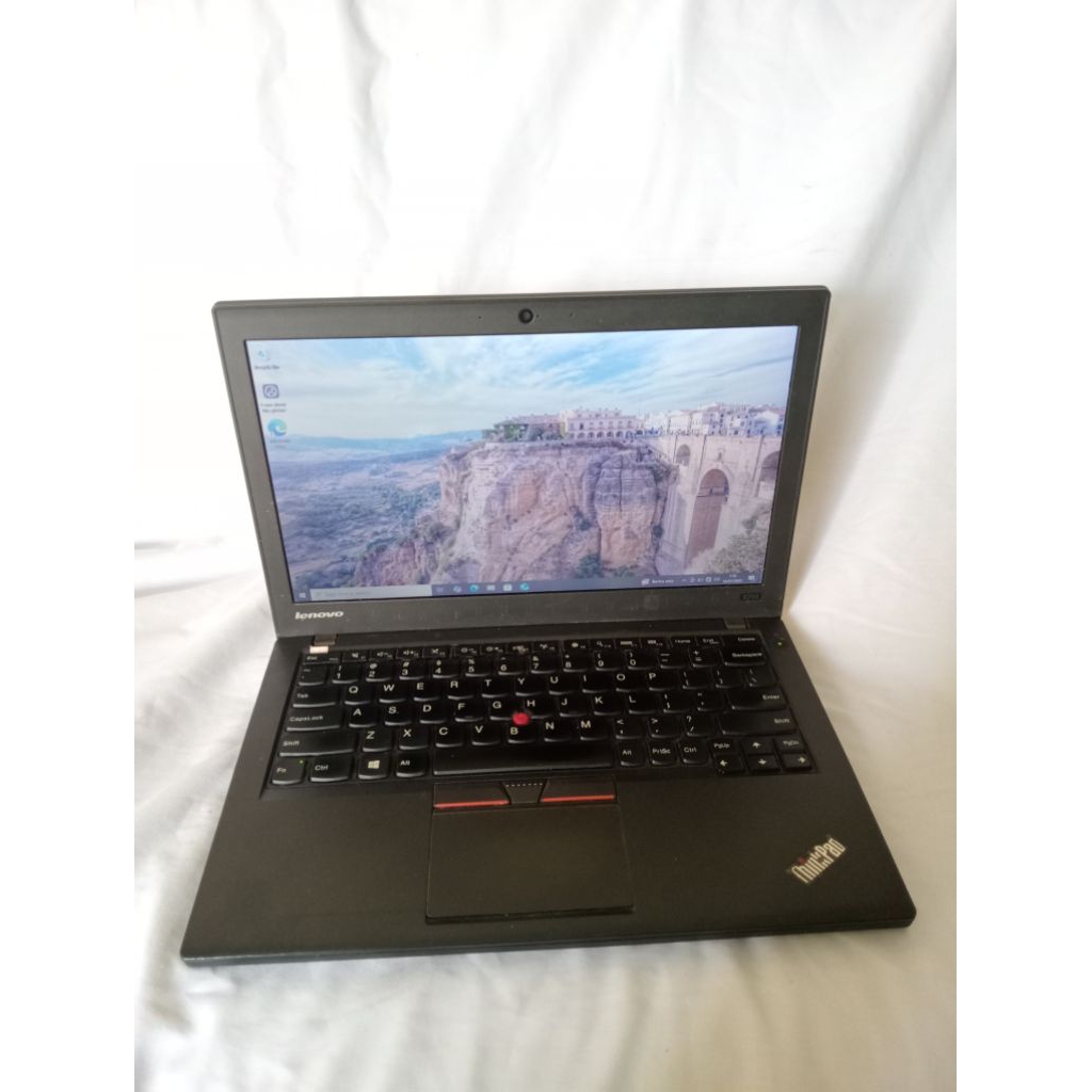 Lenovo Thinkpad X250 Core i7-5600U 8GB RAM SSD 256GB