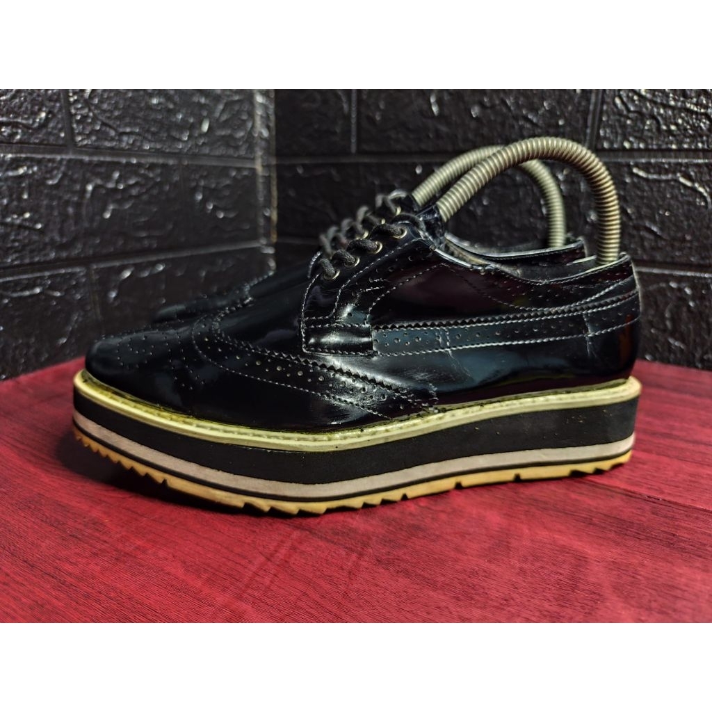 Sepatu PRADA Wingtip Made in Italy (kulit-hitam) ,size 37/38,insol 24cm