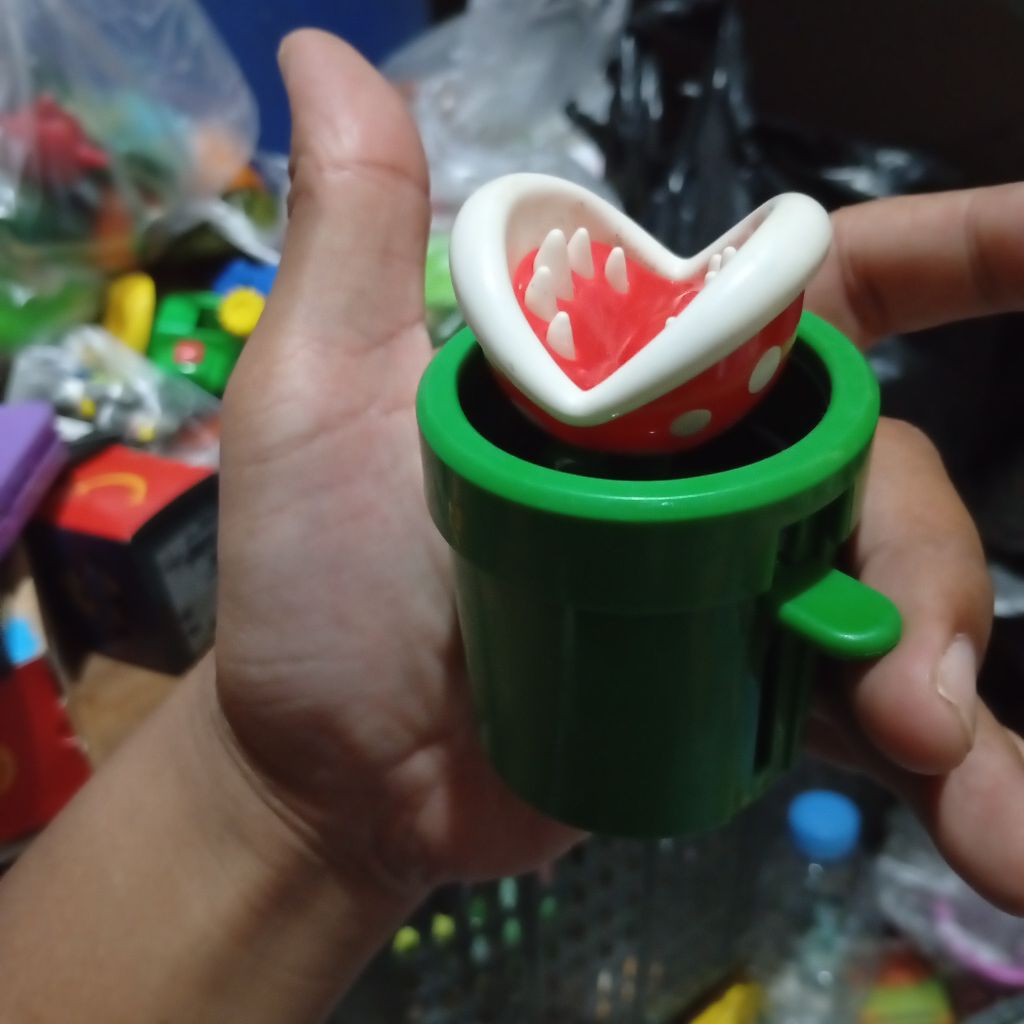 happy meal toys mario Bros plant pipe