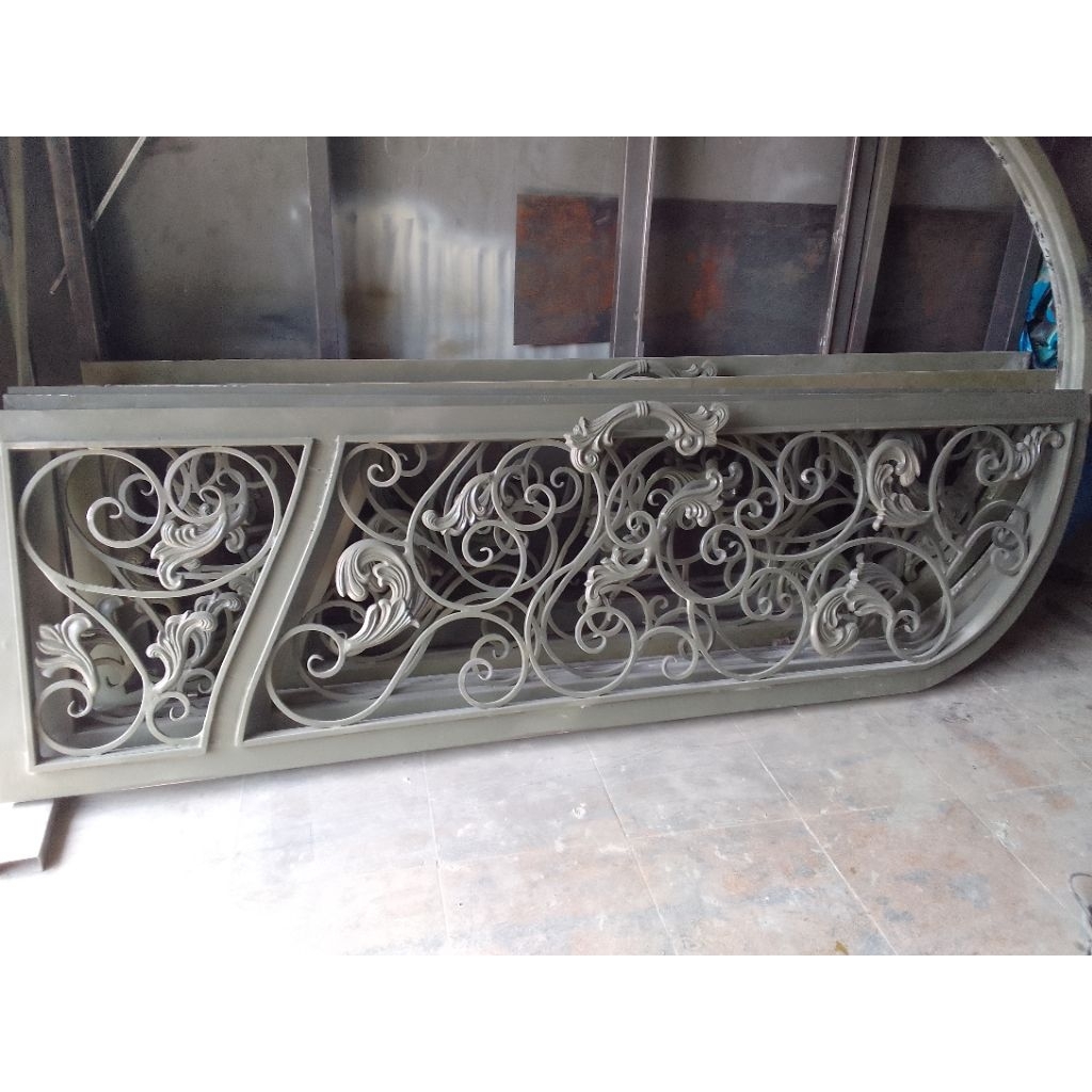 PINTU BESI TEMPA OLAHAN