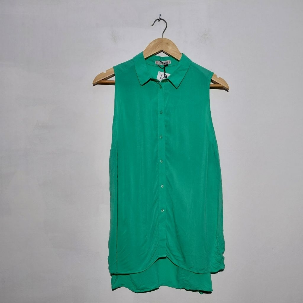 BERSHKA WOMAN KEMEJA HIJAU ASLI BARU ORIGINAL