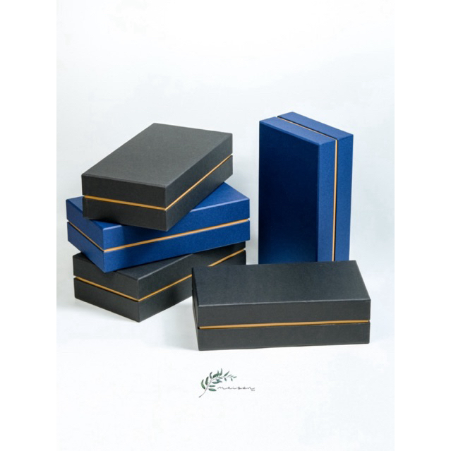 

Maison Box - Gift Box Packaging Size 31.5 x 17.5 x 9cm | HARD BOX / KOTAK KADO