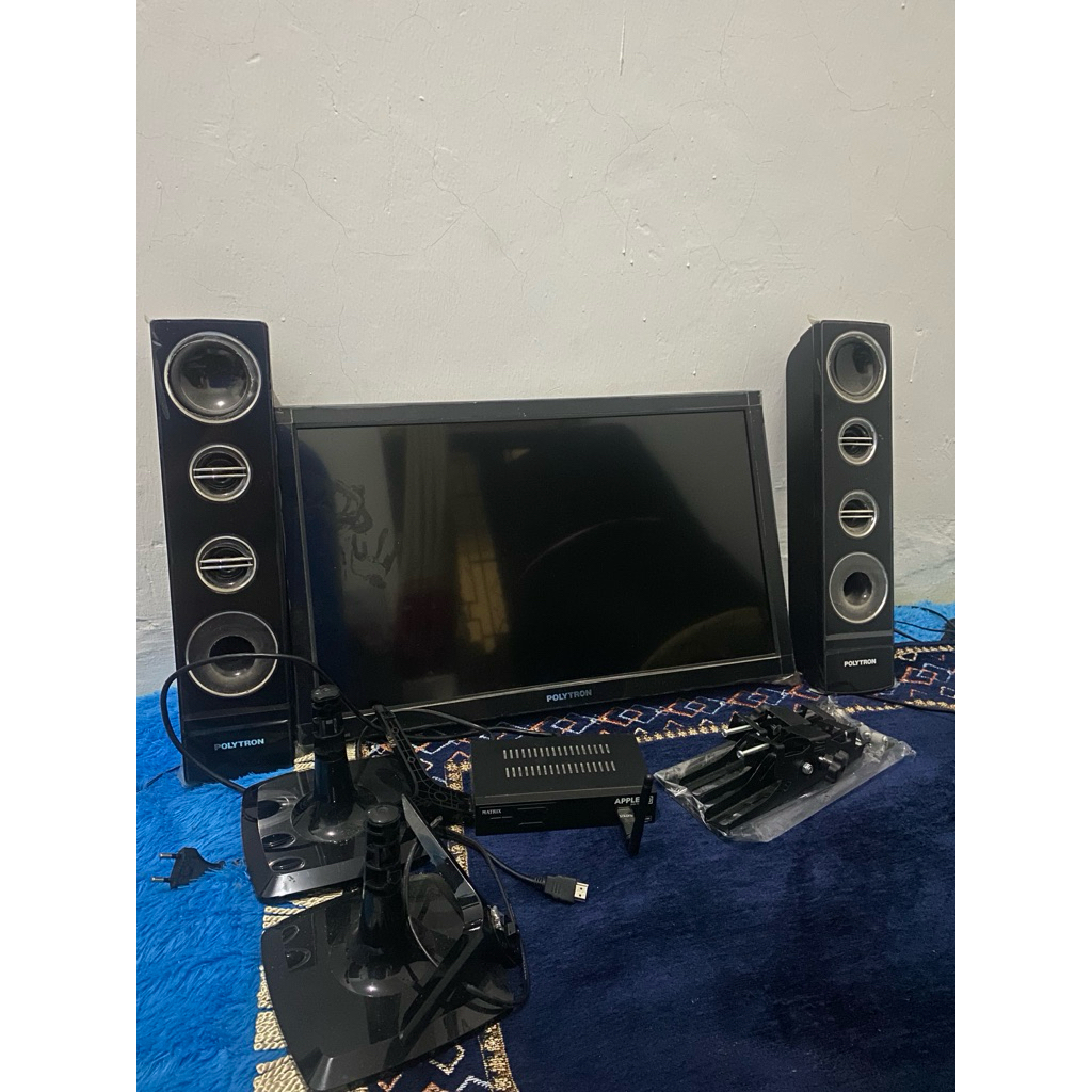 TV Polytron 28inch + breket + antena + set top box