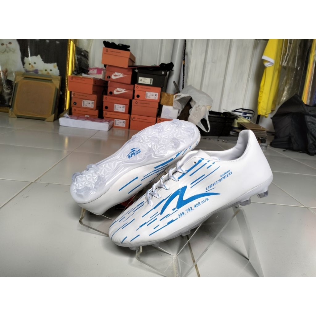 Sepatu Bola Specs Reborn Putih Biru