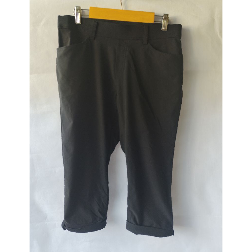 Preloved Celana Panjang 7/8 Wanita Katun Stretch Hitam Size L