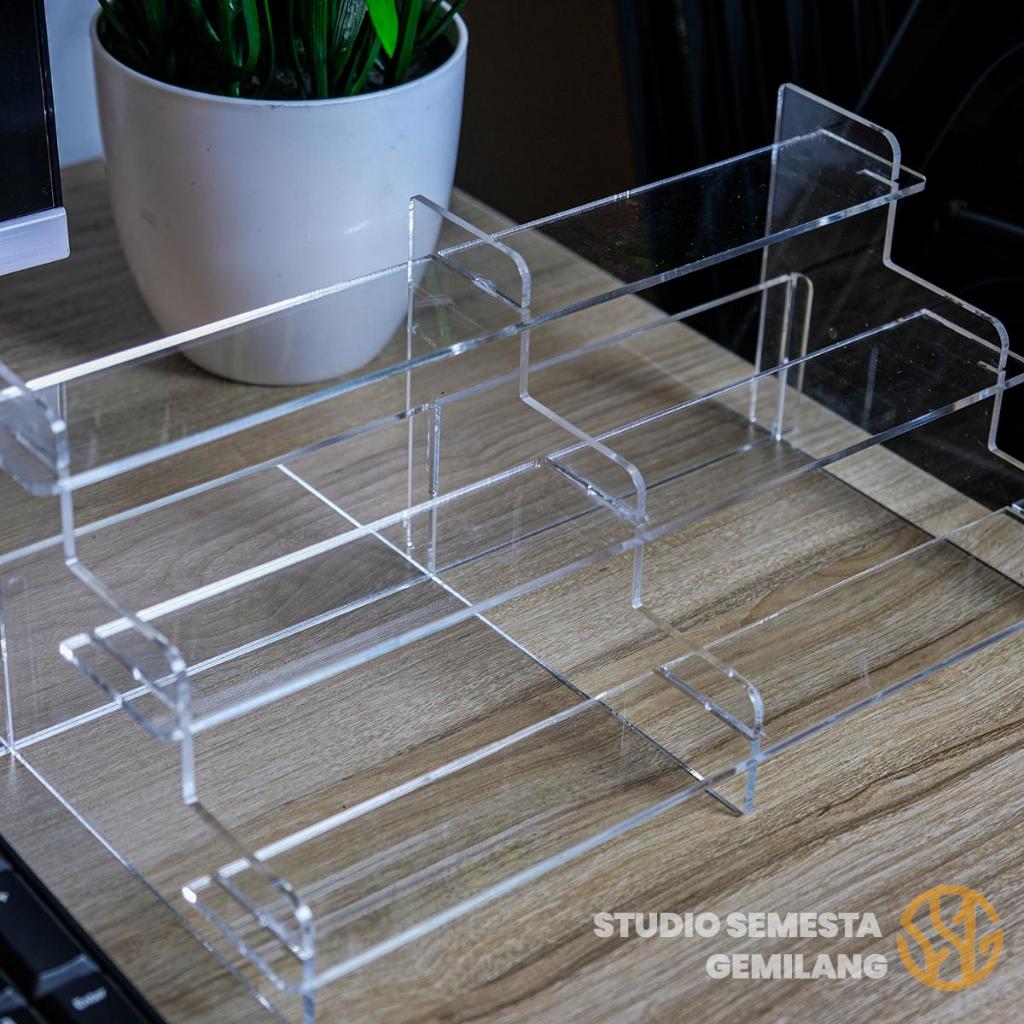 Studio Semesta Gemilang Rak Display Akrilik 3 Tingkat / Rak Kosmetik Transparan Tebal 3 mm / Rak Sus