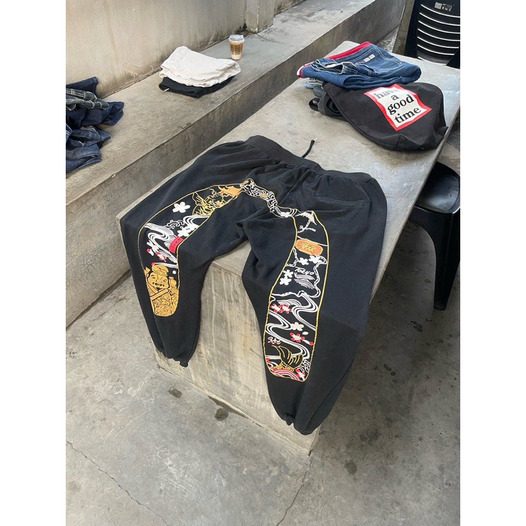 JOGGER EVISU BIG LOGO SABLON