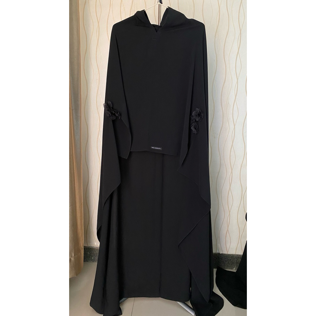 preloved khimar hitam by. purnamasari devi