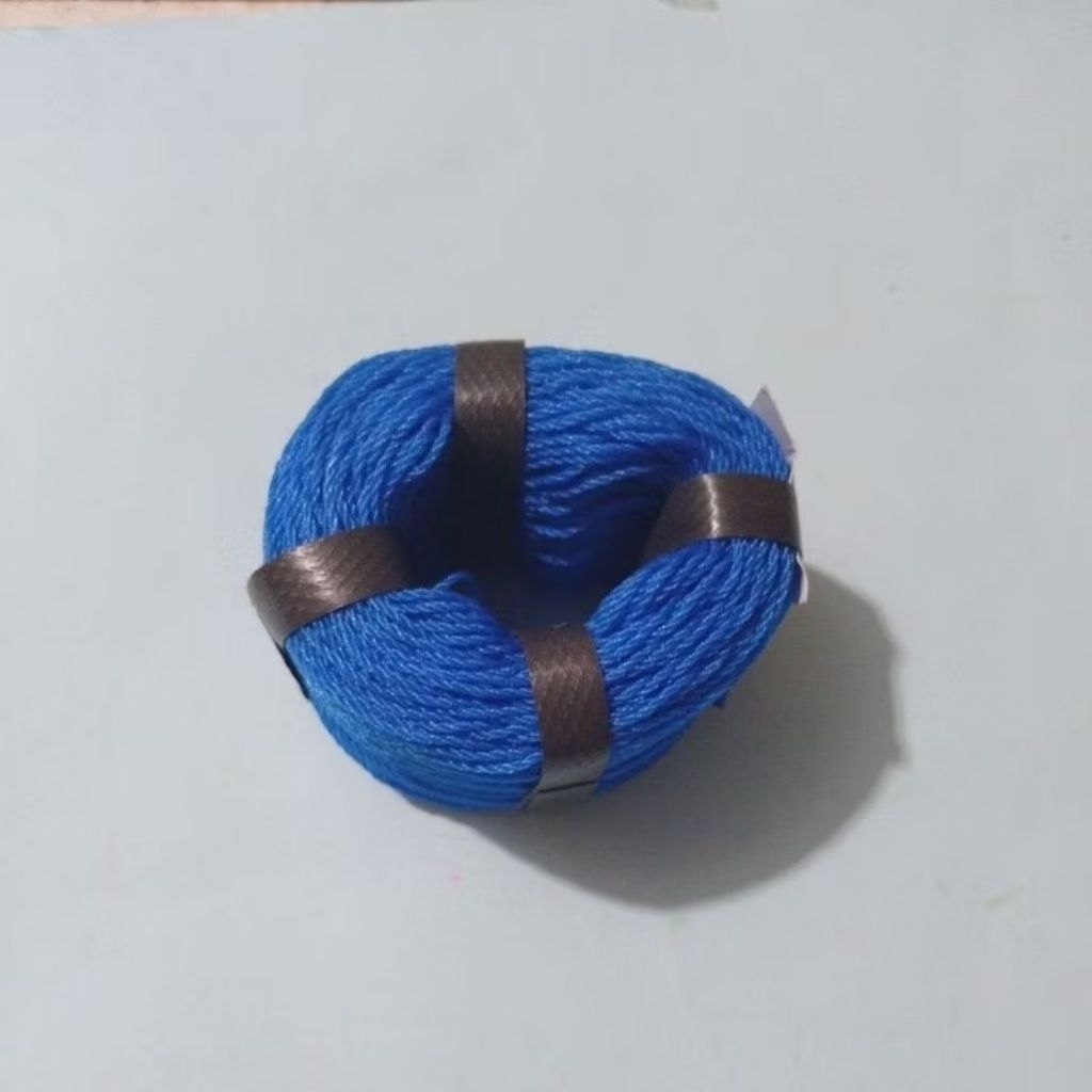 

Tali tampar Tali nylon 1,5 mm. panjang ±100meter. harga per rol