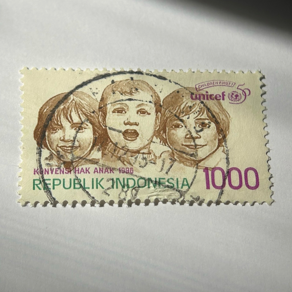 

Perangko Indonesia 1996 50 Tahun UNICEF 1000 rupiah Used