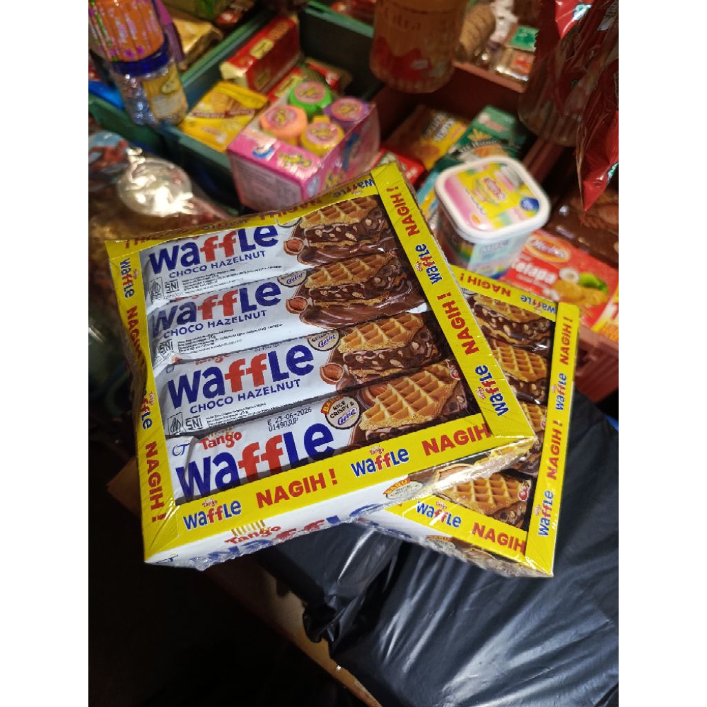 

Tango Waffle Choco Huzelnut Isi 12pcs/Kotak