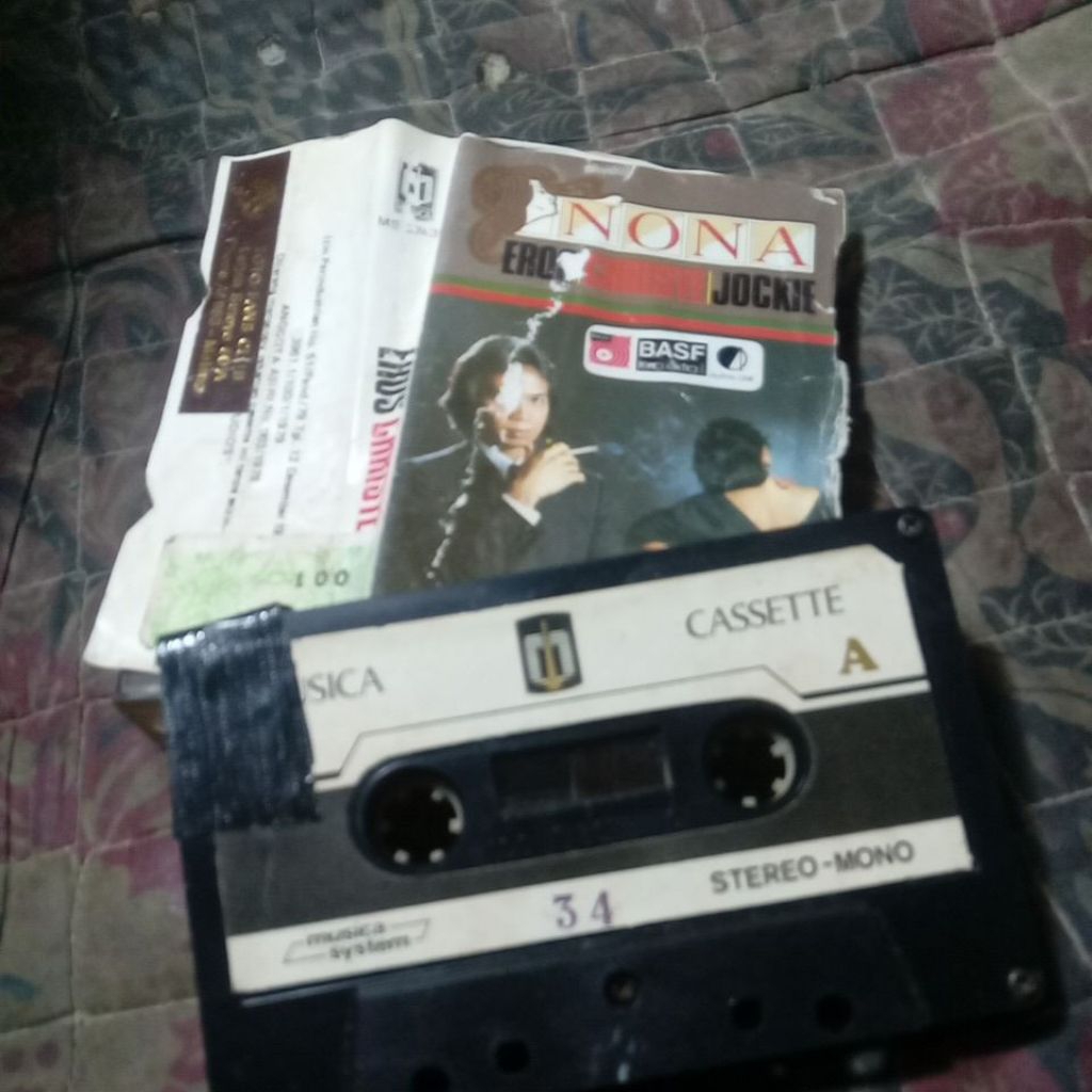 Kaset pita  chrisye  album  nona
