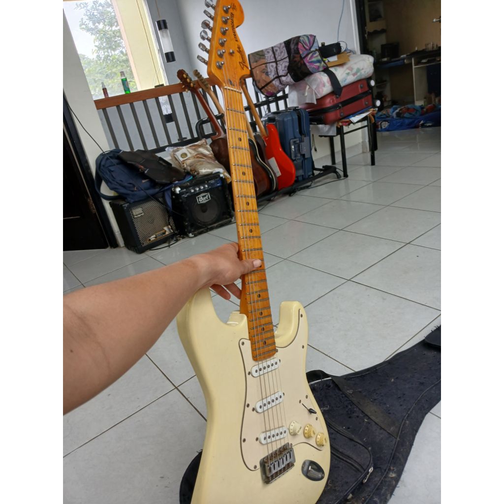 Gitar Fender Stratocaster Maple Blonde