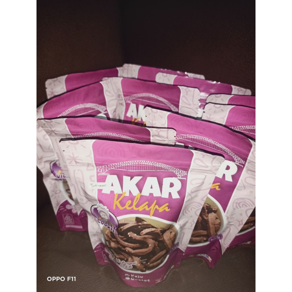 

Kue akar kelapa coklat &akar kelapa keju isi 10 pouch