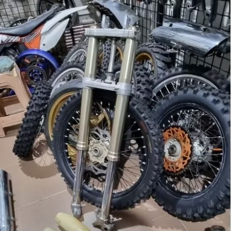 usd shock depan upside down Honda CRF 250  showa