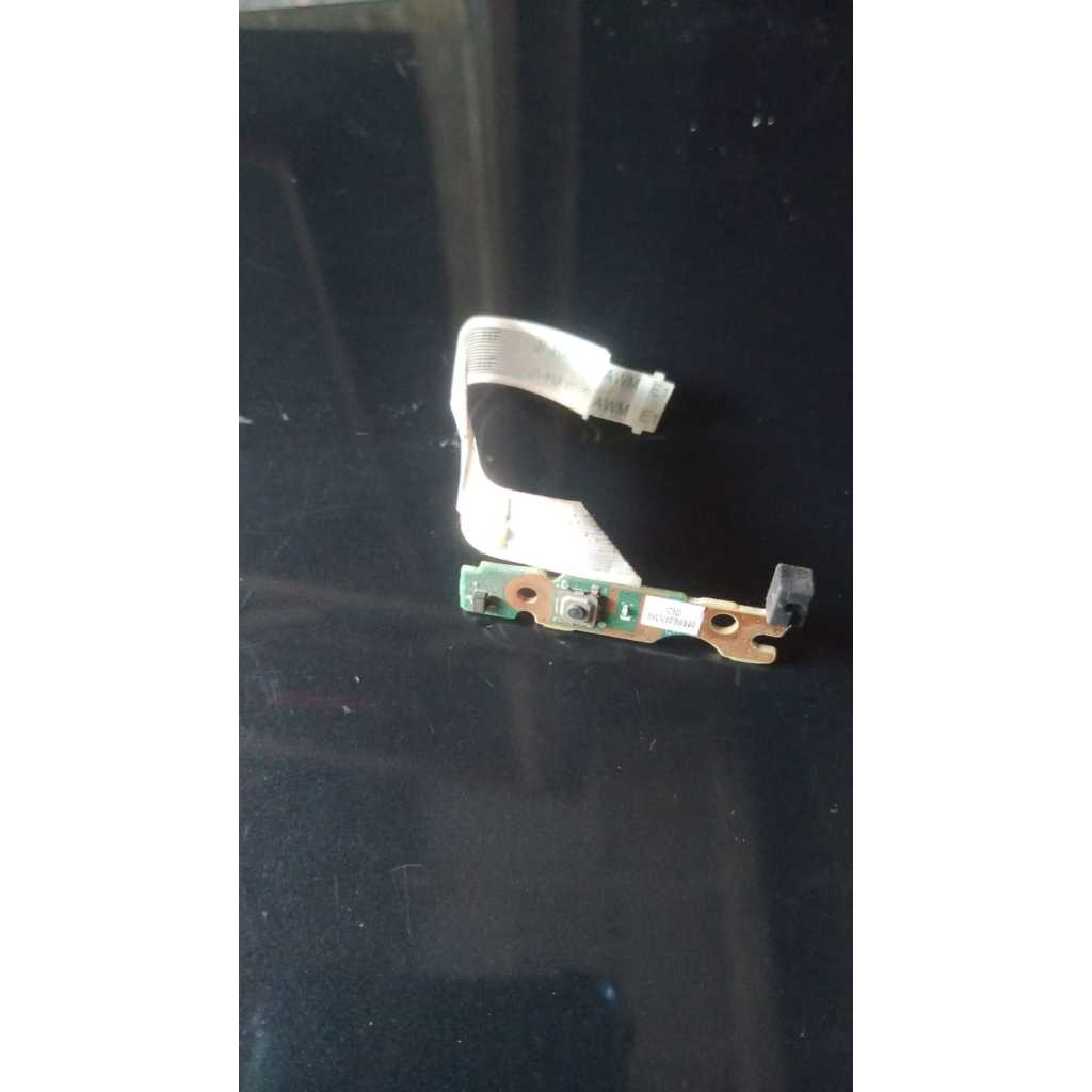 Power on off Lenovo V310-14IKB. kondisi second masih bagus.