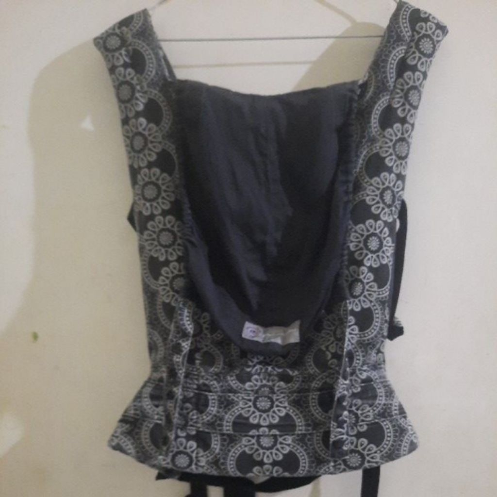 prelove gendongan ergobaby standart SSC Mshape - petunia black