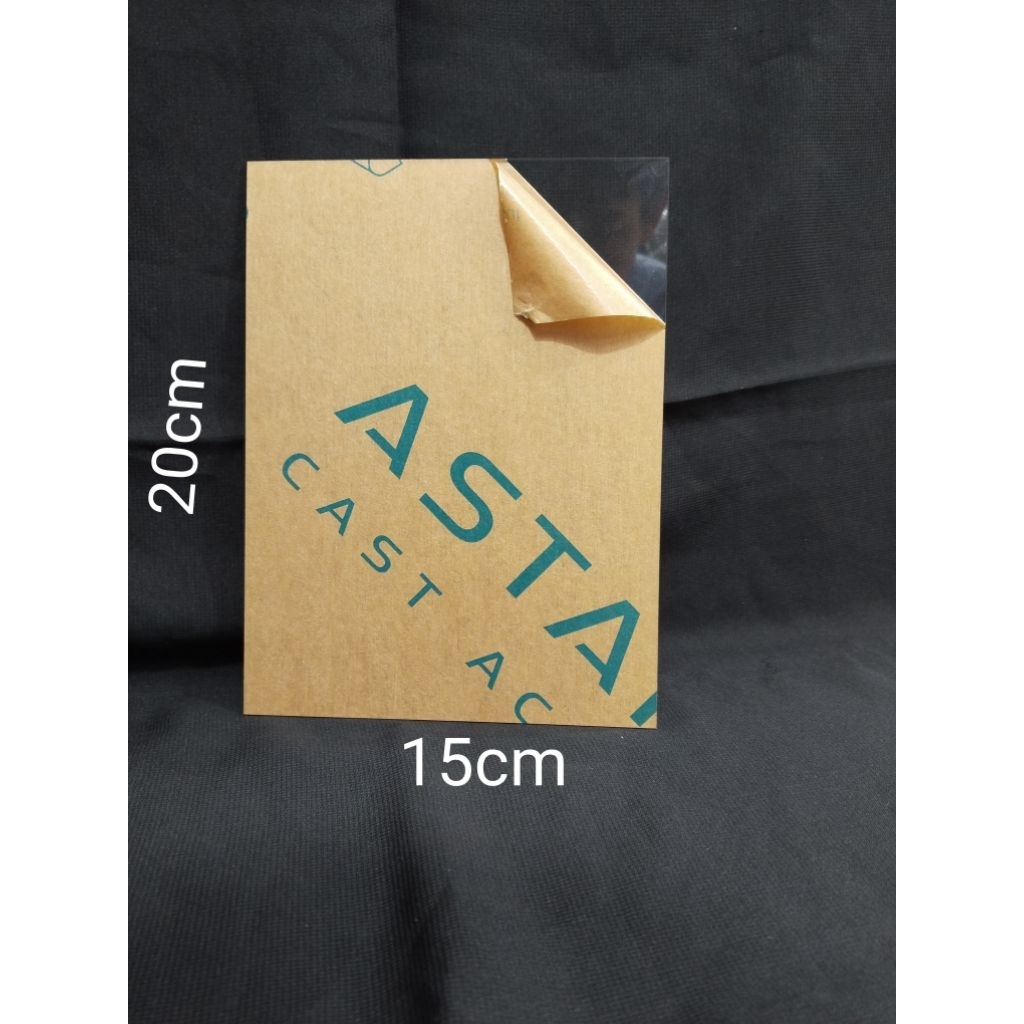 

Lembaran Akrilik Bening Tebel 2mm ukuran 15 x 20cm