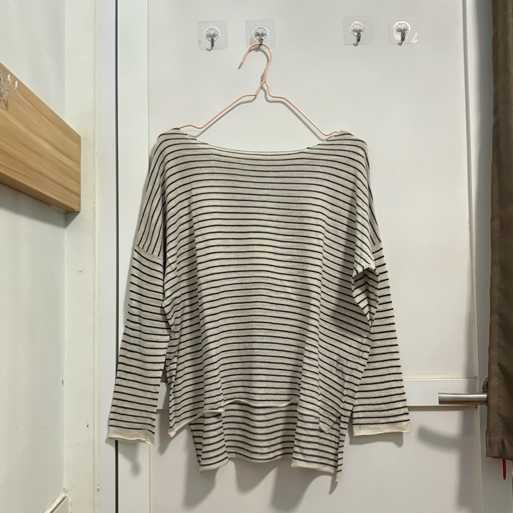 (Preloved) ZARA White Strip Long T-Shirt Atasan Kaos Putih Lengan Panjang Wanita