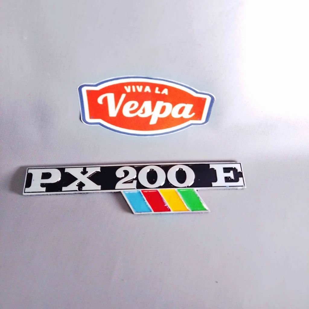 Emblem Tepong Samping PX200E Vespa PX PX200 Spartan Excel200