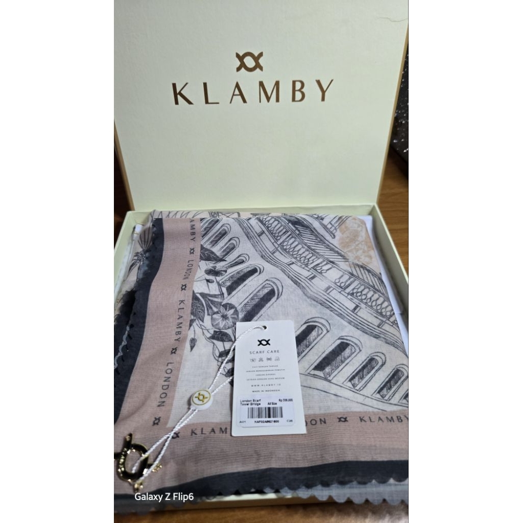 Wearing Klamby London Scarf Tower Bridge