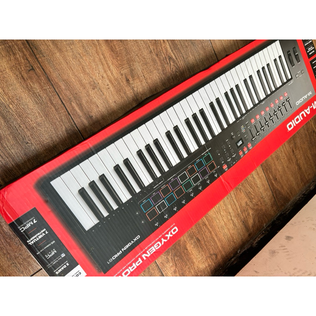 Midi Controller M-Audio Oxygen Pro 61 Bonus Sustain Pedal