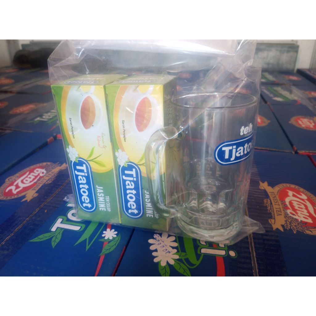 

Teh Celup Jasmine Tjatoet paket Gelas Besar , Teh celup Original Tjatoet, Teh celup Vanila Tjatoet free gelas besar