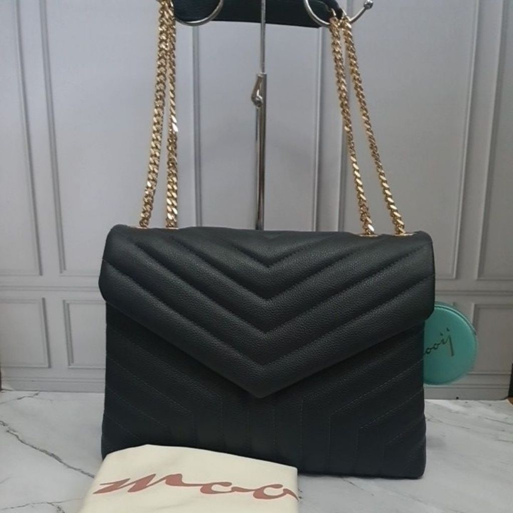 Preloved Mooij Navy Authentic