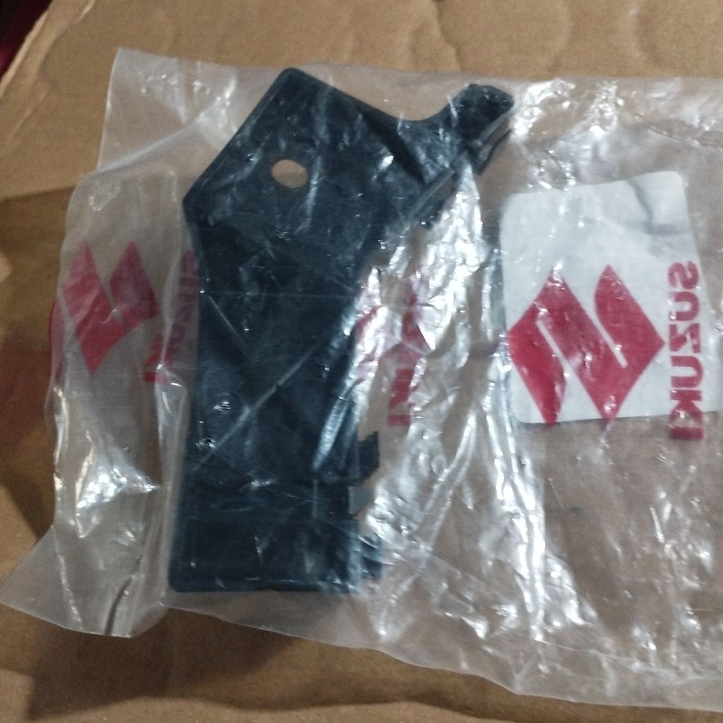 BREKET BEMPER DEPAN KIRI MOBIL SUZUKI APV, APV ARENA, ORIGINAL SGP.