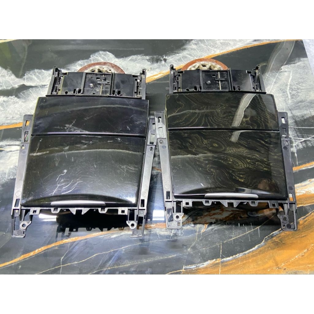 Asbak Mercedes-Benz W212, Original