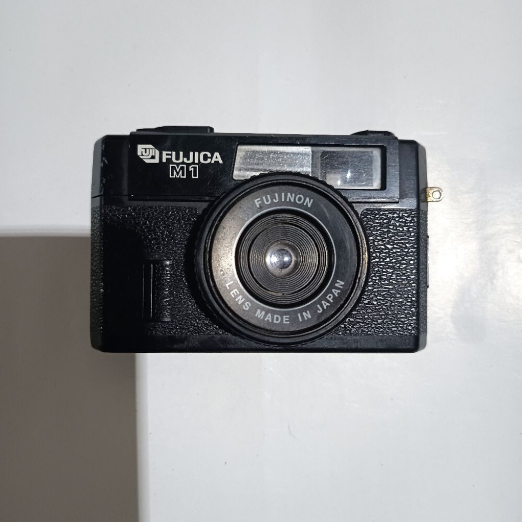Kamera analog Fujica M1