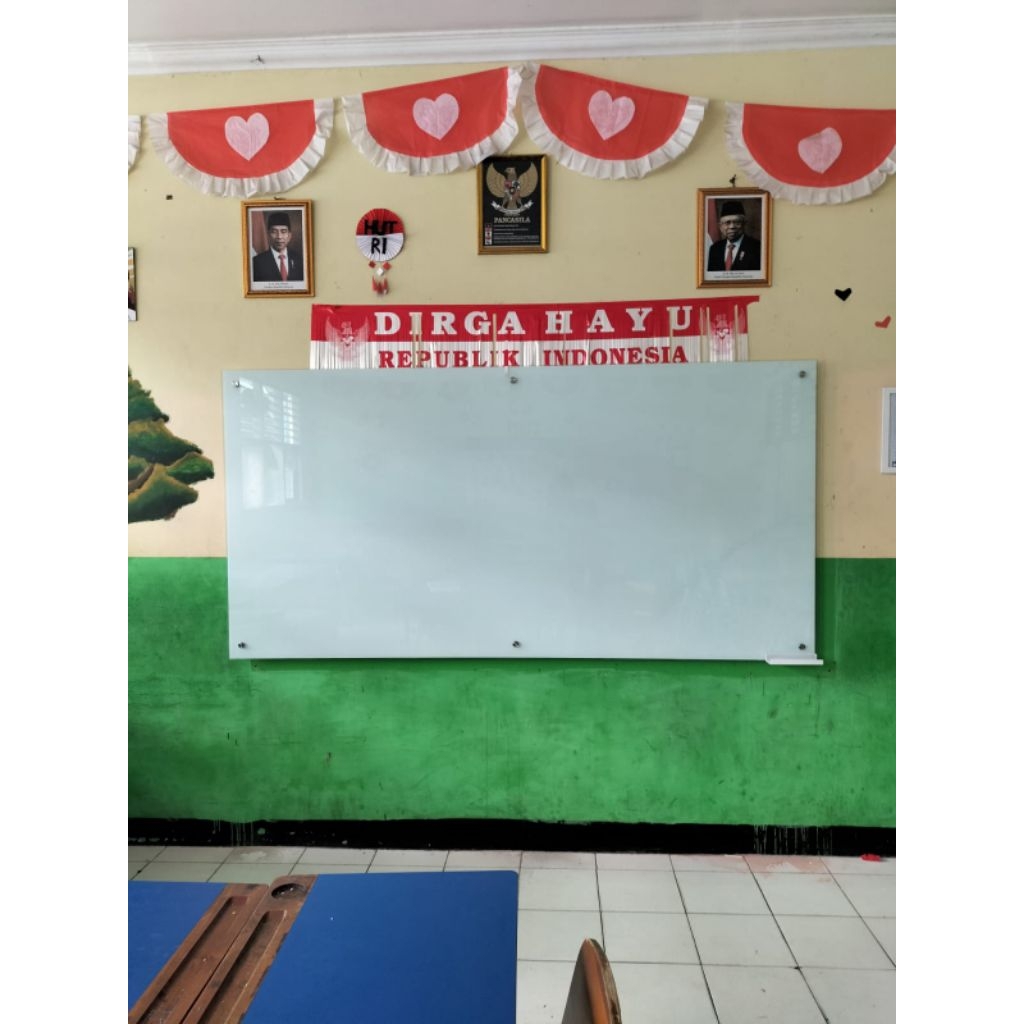 

Glassboard 120 x 140 cm / papan tulis kaca 120 x 140 cm / papan tulis kaca glassboard