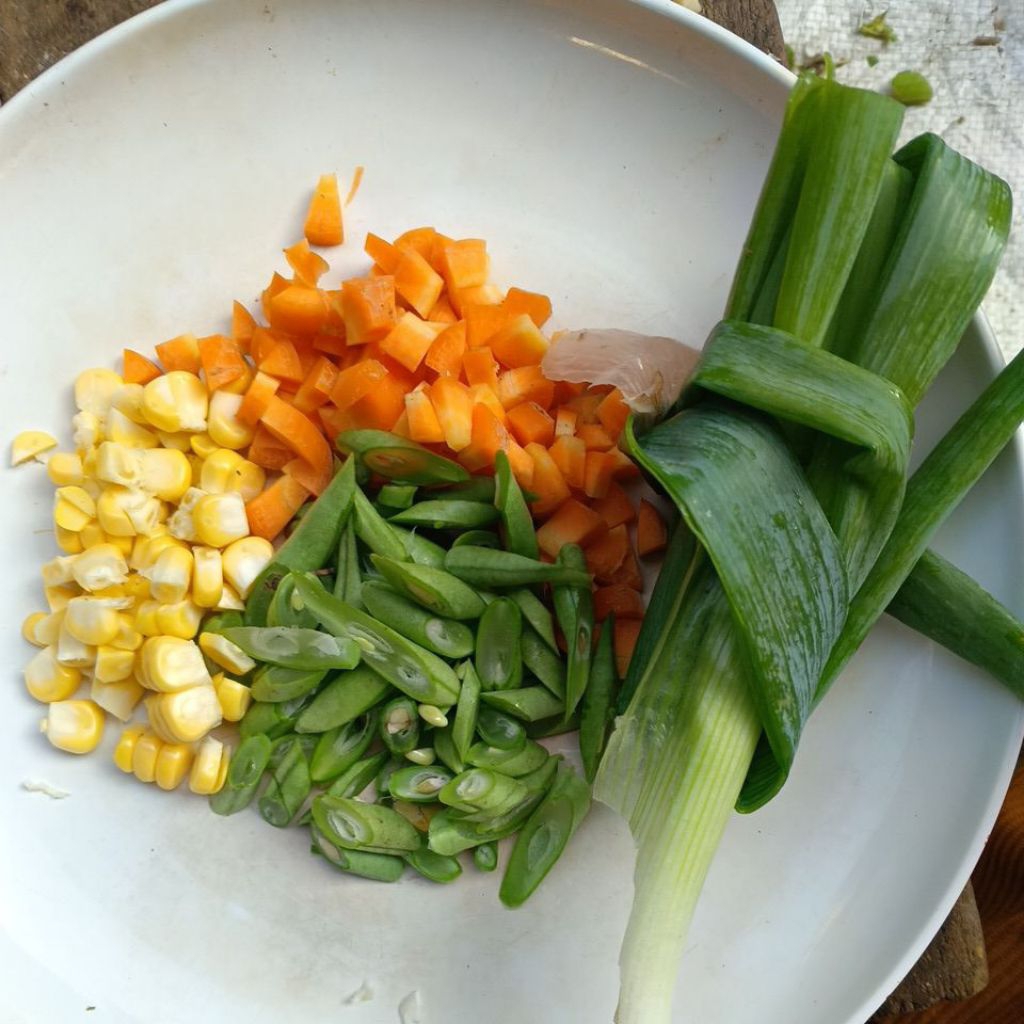 

sayuran potong (buncis jagung wortel)