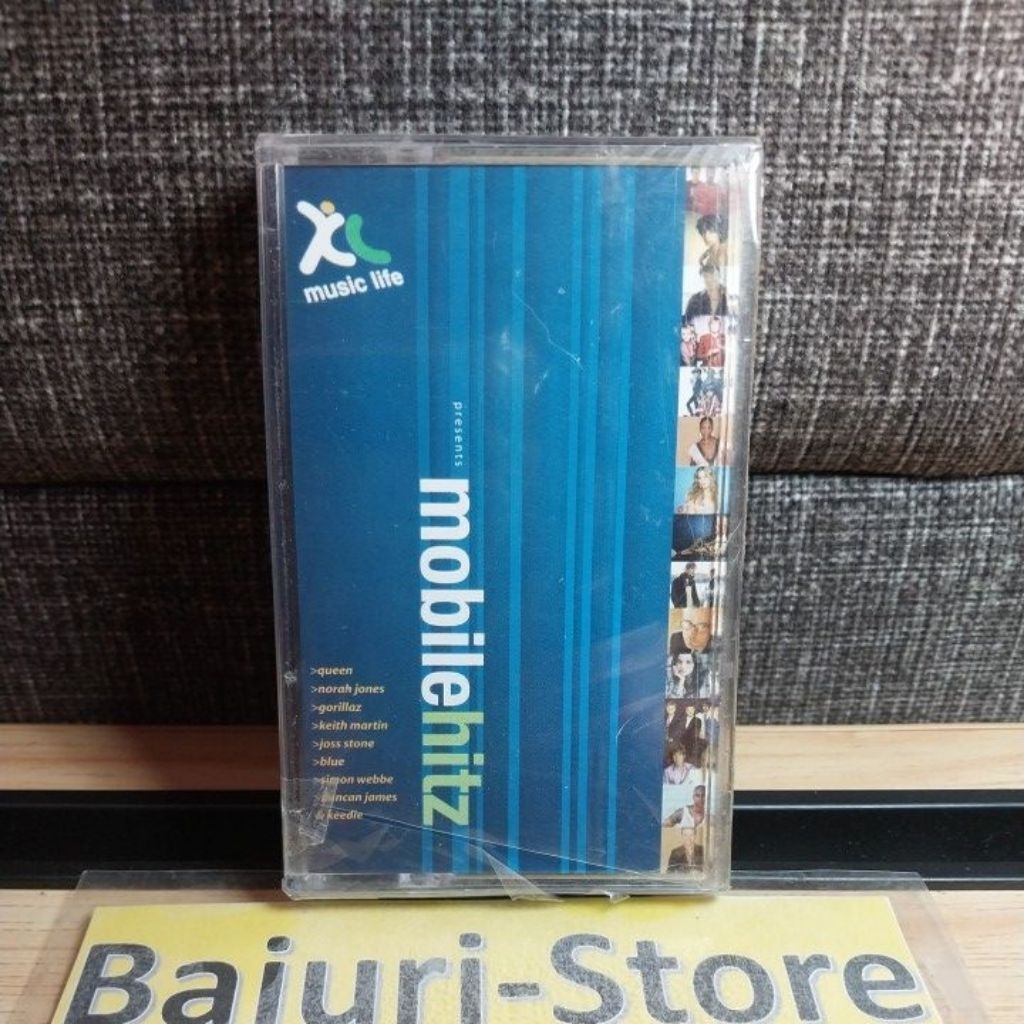 Kaset Pita "Gorillaz" "Queen" "Heaven" "Simon Webbe" "Keith Martin" "Joss Stone" "Jamelia" "Breath" 