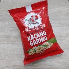 

Dua Kelinci Kacang Kulit