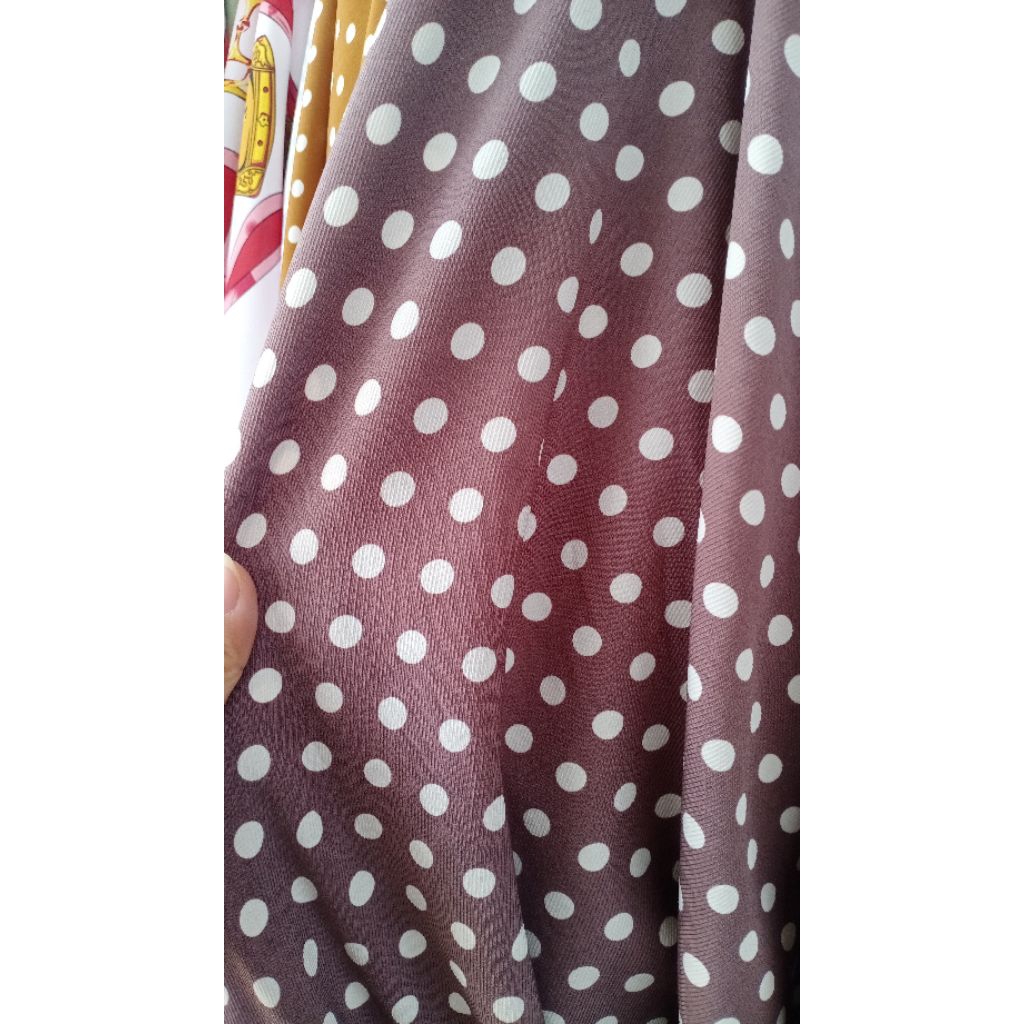 kain shakila motif polkadot