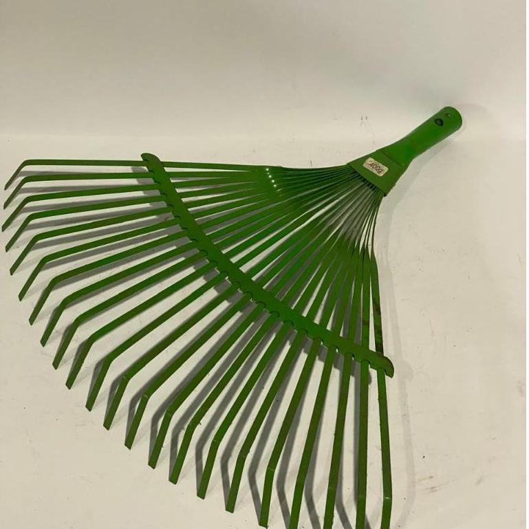 Sapu Taman Daun / Garukan Daun Besi